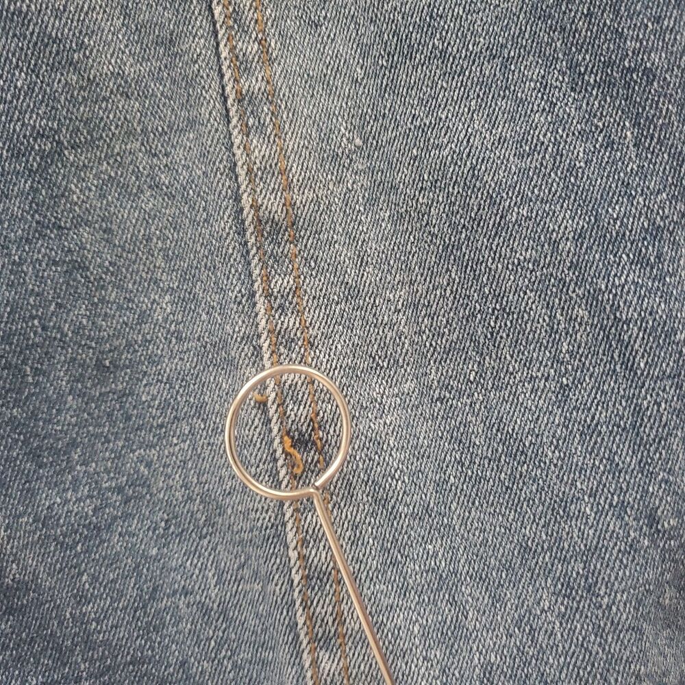 VTG GUESS Women's Jeans Size 34 Medium Wash Seamed Y2K Raw Hem Stretch Cropped - Picture 8 of 12